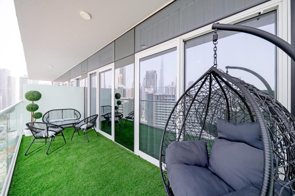 Апартаменти Brand New 1Br- Business Bay - Burj Khalifa View Дубай Екстер'єр фото