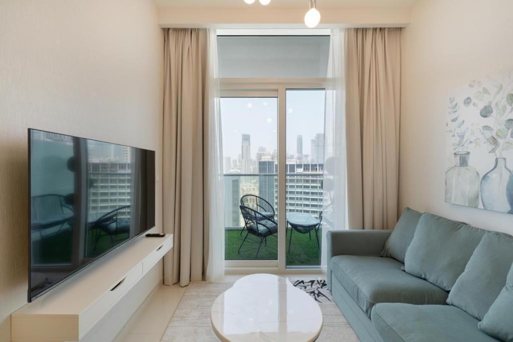 Апартаменти Brand New 1Br- Business Bay - Burj Khalifa View Дубай Екстер'єр фото