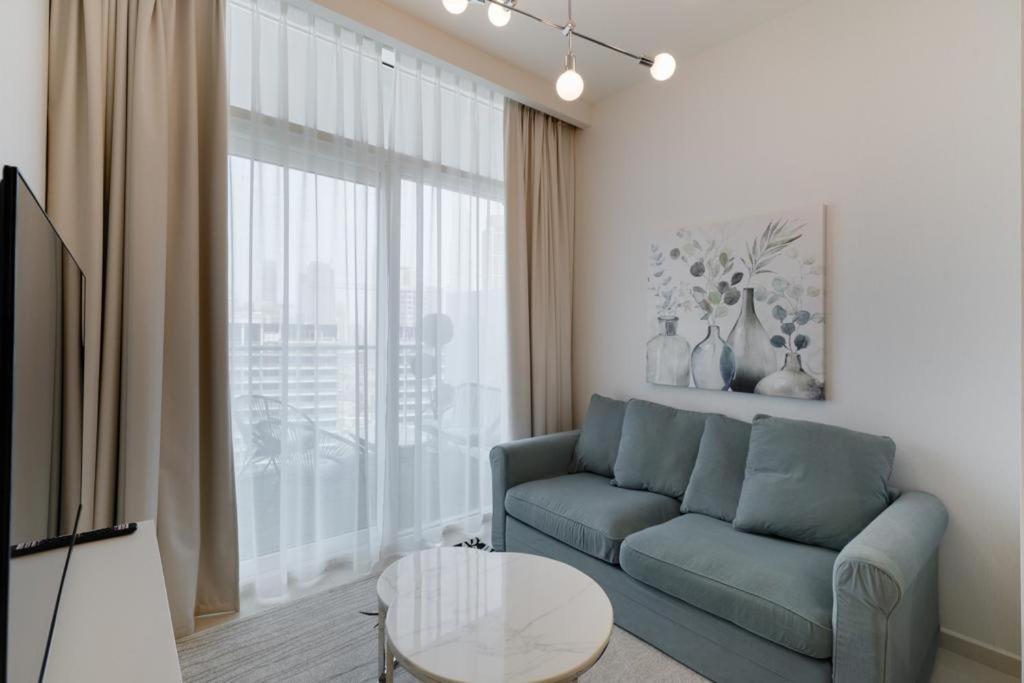 Апартаменти Brand New 1Br- Business Bay - Burj Khalifa View Дубай Екстер'єр фото